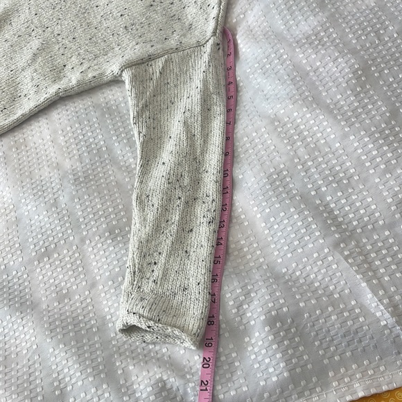 Ann Taylor long sleeve stretchy sweater - Picture 11 of 13